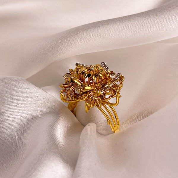 Petal Majesty ring
